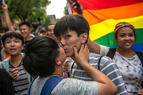 Taiwan Marriage Equality Photos That Will Warm Your Heart