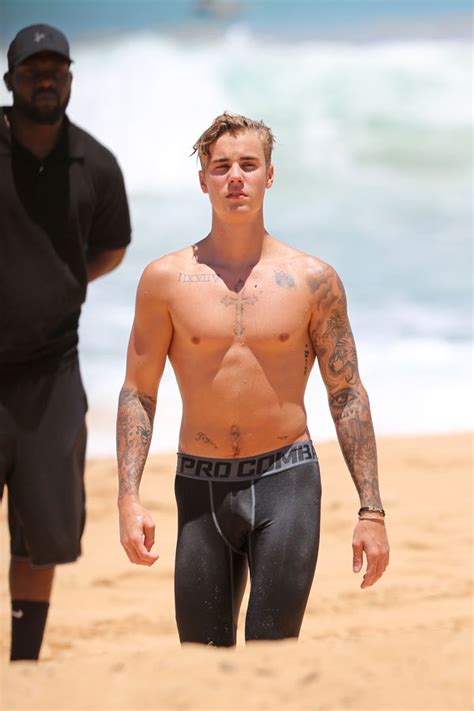 Beach Biebs Justin Bieber Goes Shirtless On The Beach In