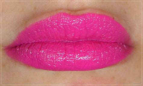 Lendoxia Bright Pink Lipstick
