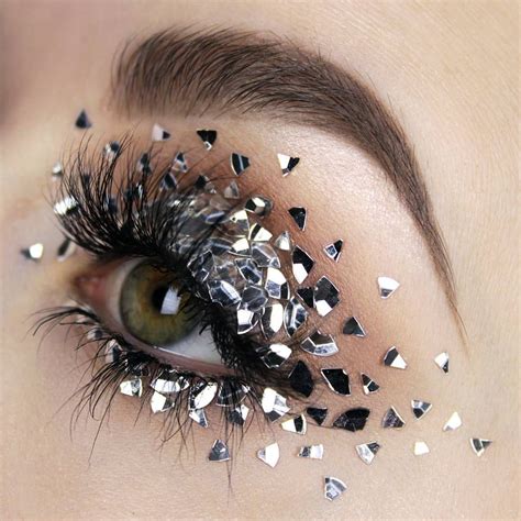 Pin By Karen R On Eye Art Futuristic Makeup Eye Makeup Art