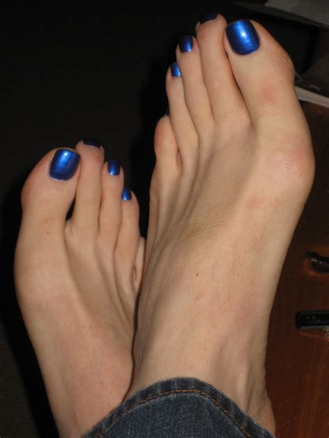 sexy blue toenails fetish porn pic