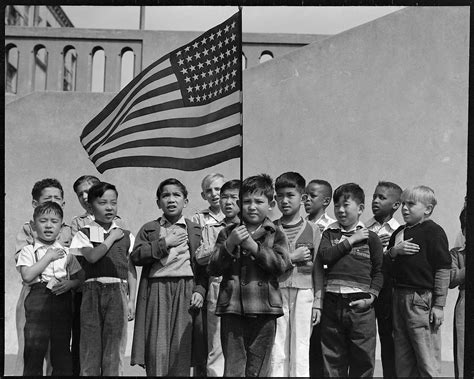 rarely seen photos of japanese internment the new york times