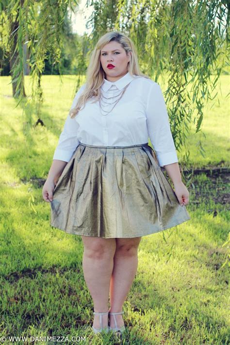aussie curves danimezza blogger outfit fashion plus size blonde runway curvy couture