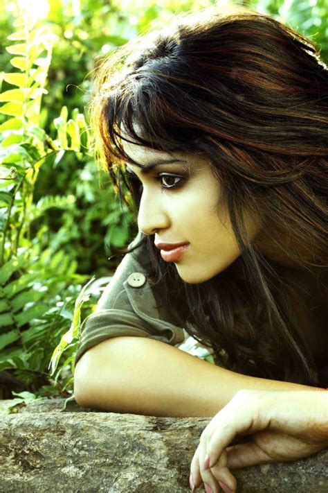 Binnu Gallery South Indian Actress Amala Paul Latest Hq