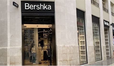 bershka cerrara su mitica tienda de la calle larios de malaga