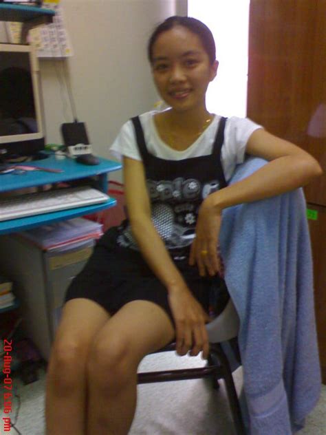 really beautiful and cute malaysian college girl asmah s muff flashing self photos leaked 18pix