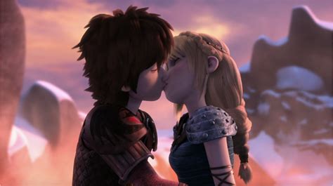 Hiccup And Astrid S Romantic Kiss From Dreamworks Dragons Race To The