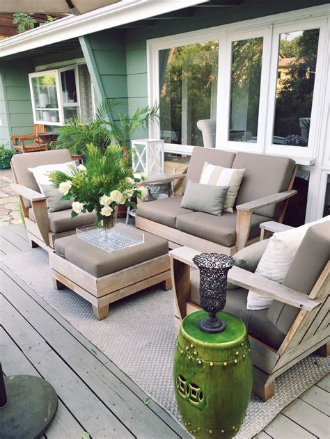 outdoor deck decor  winter garden spruce  cococozy