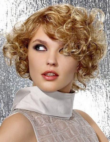 hairstyles for short curly hair for women