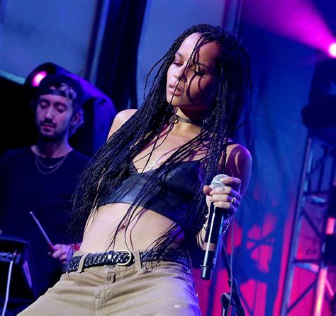 lolawolf dropped a new mixtape zoe kravitz zoe kravitz style