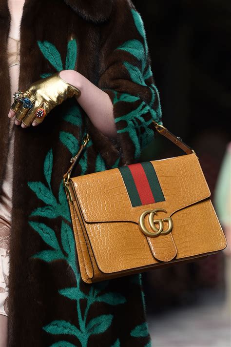 thieves  london target guccis dionysus bag   heist glamour