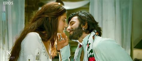 Deepika Padukone Ranveer Singh Hot Kiss In Ramleela Movie Hot Blog Photos