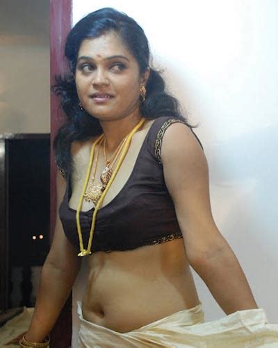 tamil actress wallpapers desi aunty  uncle hot personal photo gallery