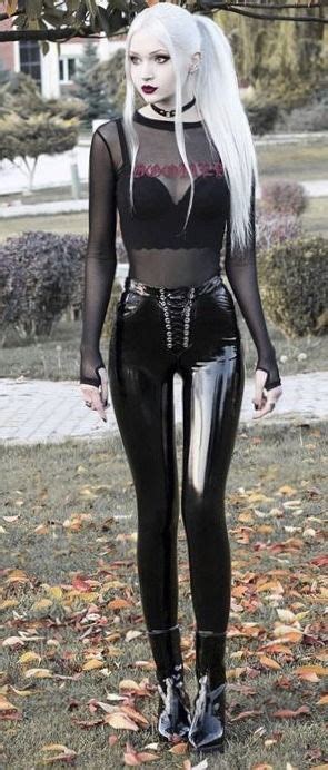 Shiny Long Legs — A Gothic Shiny Beauty Halloween Disfraces Chicas