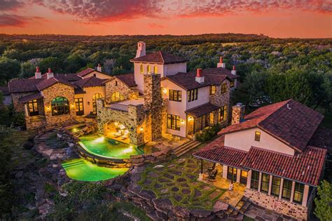 luxe italian villa offers dazzling views   texas hill country