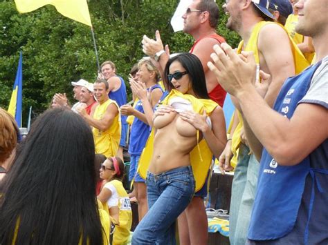 the breasts of the world cup sankaku complex
