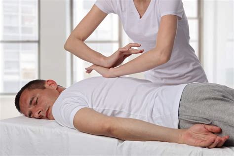 massage vs chiropractor