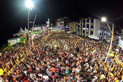 carnaval de salvador  ja entrou  historia  recorde de publico