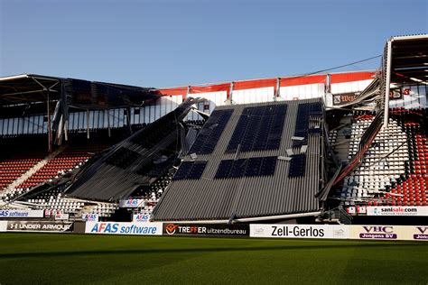 deel van dak az stadion ingestort door storm noordhollands dagblad