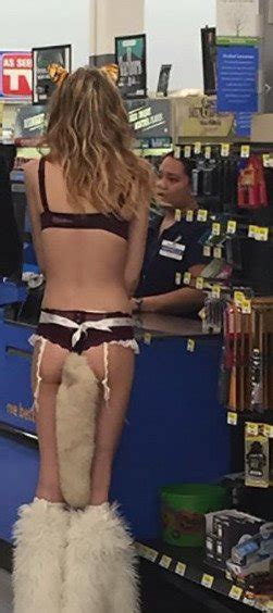 Walmart Slut In Lingerie And Tail Plug Foto Porno Eporner