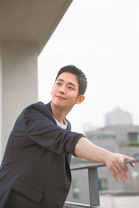 [interview] Jung Hae In Of Something In The Rain Forges