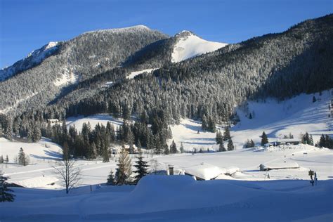 schliersee im winter skitour auf den rosskopf   schliersee
