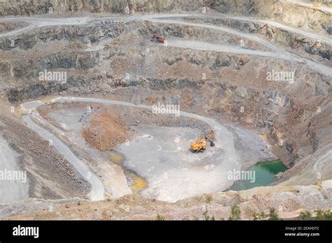 picture  copper mining pit  rosia poieniromania stock photo alamy