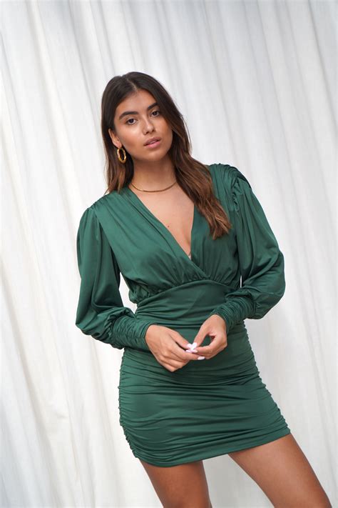 geplooide jurk groen met lange mouwen esualsnl esuals