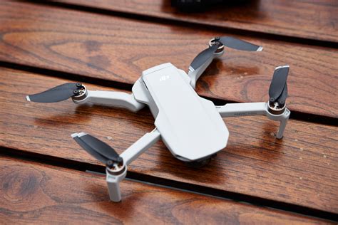 review dji mavic mini finally  drone  city friendly