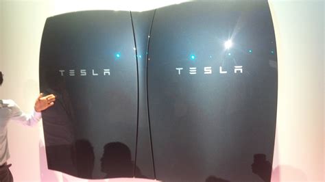tesla unveils  battery  power  home completely  grid