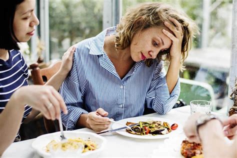 How To Recognize Signs Of Eating Disorders Eating Disorders