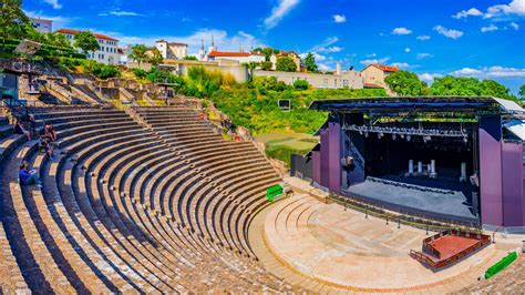 amphitheatre    gauls   gallo roman amphitheater  lyon