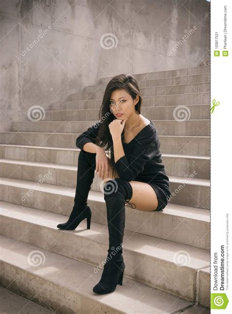 Curvy Transen High In Asian Heels Sexy