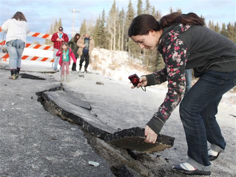Alaska Earthquake 7 1 Magnitude Quake Sparks Power