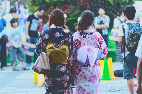 Kebiasaan Unik Yang Dilakukan Orang Jepang Saat Musim Panas Liburan
