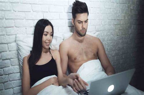 9 Manfaat Menonton Film Porno Bersama Pasangan Yourdevan