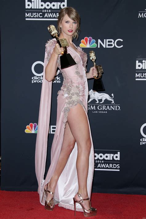 i want to have sex with taylor swift legs jerkofftocelebs