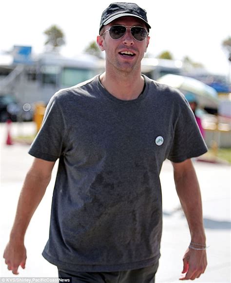 Coldplay S Chris Martin Films Music Video In Venice Beach Daily Mail