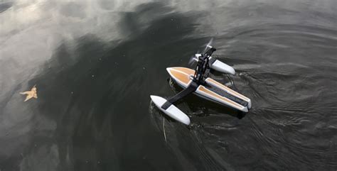 parrot minidrone hydrofoil das fliegende schiff