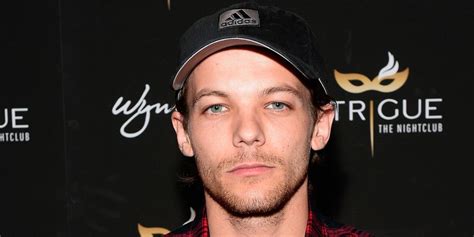 People Are Spamming Louis Tomlinson’s Instagram With “larry”