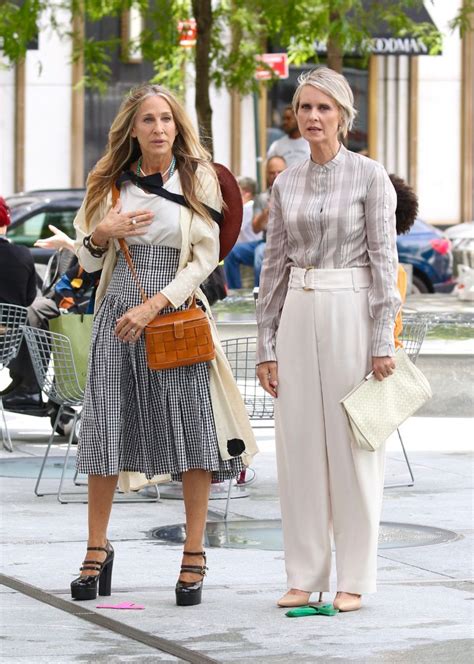 sarah jessica parker and cynthia nixon get into character in tall heels