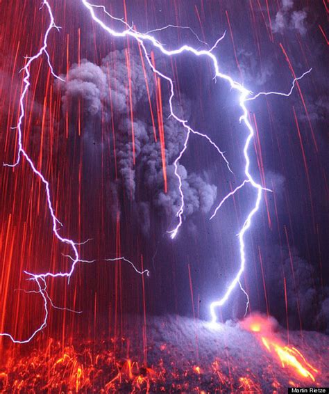 lightning  volcanic eruption captured  martin rietze shows