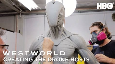 bts creating  drone hosts westworld season  westworld creators jonathan nolan  lisa