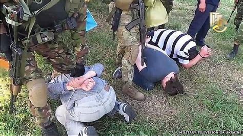 Ukraine Crisis Russian Media Protest At Arrests Bbc News