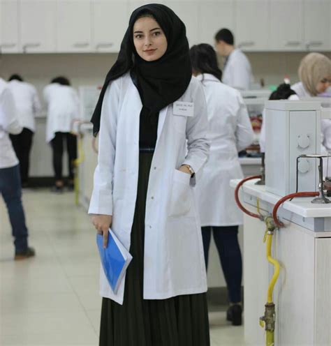 Pin By Hanim Ellysa On Random In 2021 Doctor Outfit Medical Outfit