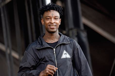 21 savage delivers vicious bars on who run it freestyle xxl
