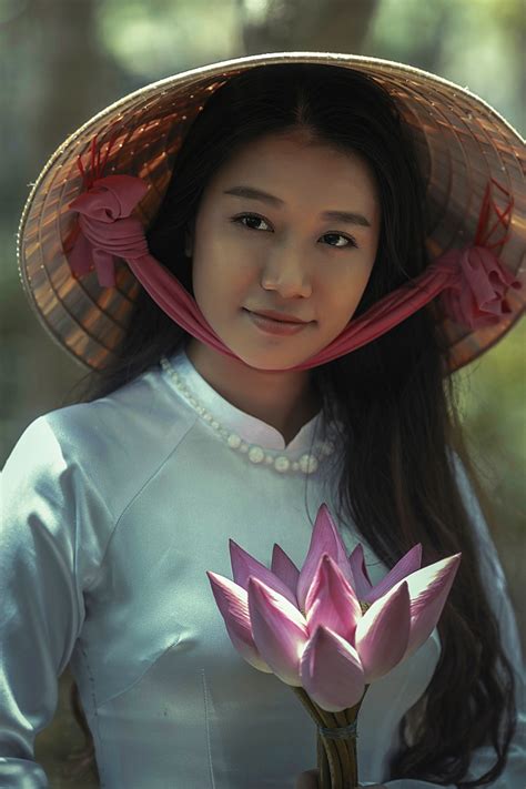 무료 이미지 사람들 소녀 여자 사진술 아시아 사람 초상화 모델 색깔 모자 의류 레이디 눈 자세