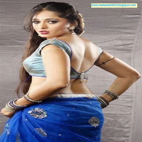 mallu aunty anuksha shetty hot in blue saree and open blouse