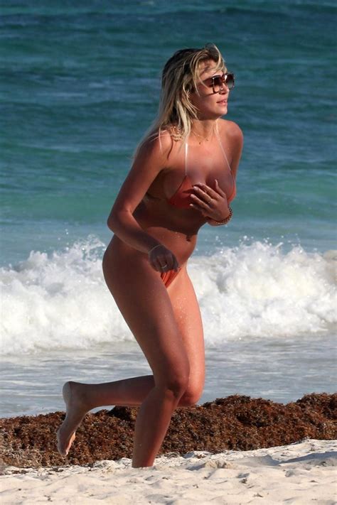 khloe terae nip slip oops in tulum scandal planet