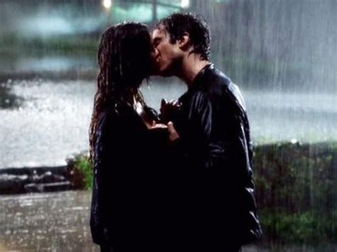 ‘the Vampire Diaries’ Damon And Elena Hook Up Julie Plec